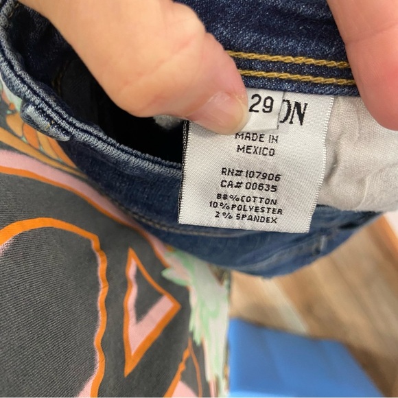 Hudson Collin Flap Skinny Jeans with Fold Over Back Pocket Size 29 - Picture 4 of 7